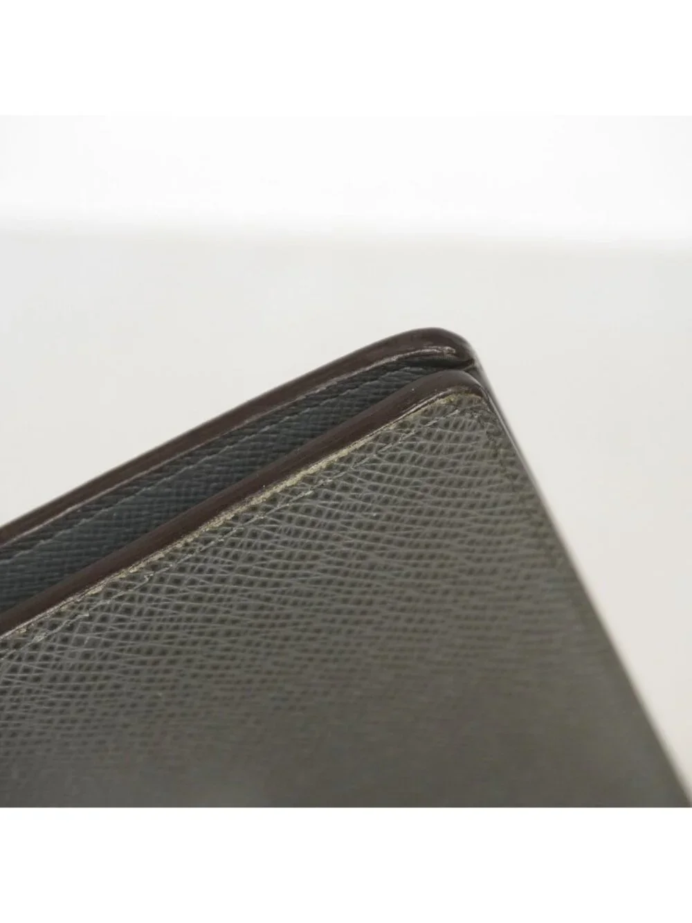Louis Vuitton Wallet Taiga Portefeuille Long Glacier